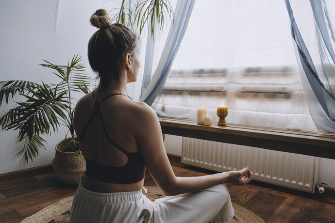Mujer practicando mindfulness