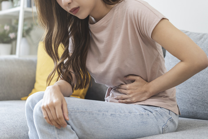 Persona con problemas de gastritis